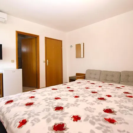 Ferienwohnung Fuer 3 Personen Ca 20 Qm In Stancija Vinjeri Novigrad, Istrien Istrische Riviera - B55546 * Karpinjan